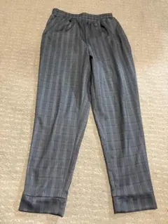 グレー系チェック柄カジュアルパンツ