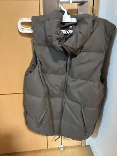 ブラウン フード付きダウンベスト サイズ7