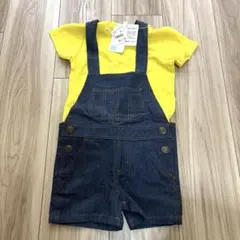 黄色Tシャツとデニムオーバーオール　ミニオンコーデ