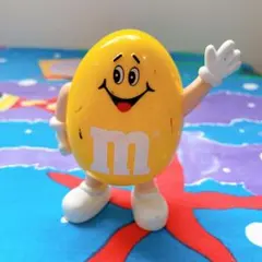 エムアンドエムズ　フィギュア　イエロー　アメトイ