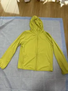 UNIQLO エアリズム UVカットメッシュパーカー 150
