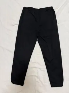 tugugu: カジュアルパンツ ブラックのサムネイル