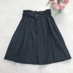 ピンクアドベ ひざ丈スカート フレア ベルト付き シンプル ベーシック 無地 紺のサムネイル