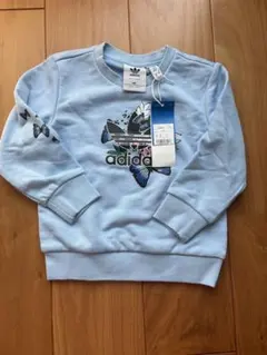 ★新品未使用タグ付き★アディダスオリジナルス　キッズ上下セット　100のサムネイル