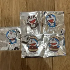 100%ドラえもん＆フレンズ展 入場特典 アクリルバッチ 5個セットのサムネイル
