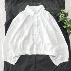 美品✨iBLUES　バルーンスリーブコットンブラウス　貝ボタン　白　42のサムネイル