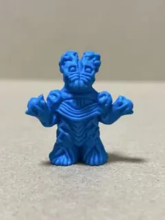 ドルズ星人　怪獣　消しゴム　青色　ウルトラマン