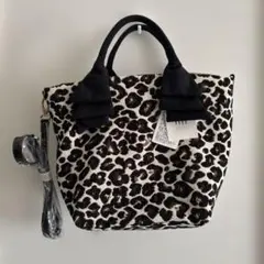 新品未使用！ジェンヌ ヒョウ柄スカーフ付きショルダーバッグ - メルカリ