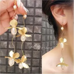 No.49 マットゴールド パールフラワー ゆらゆらピアス イヤリング