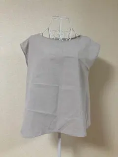 IENA（イエナ）の「サテンボートネックフレンチスリーブブラウス 
