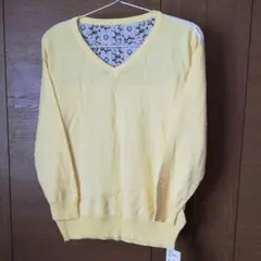 新品　ティアンエクート後ろレースのVネックニット　イエロー