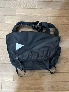 メッセンジャーバッグ ブラック ナイロン