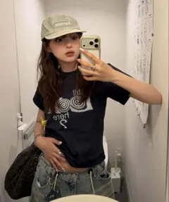 nugu bom ルックプリント Tシャツ