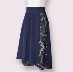 【美品】MAJESTIC LEGON ネイビーアシンメトリースカーフ柄 スカート