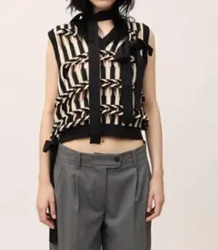 Osmanthus Motif Jacquard Knitted Vest - メルカリ