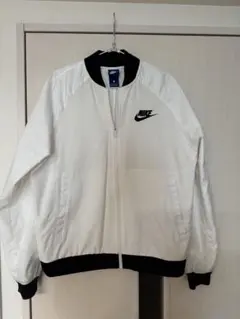 ⭐︎断捨離中⭐︎ Nike ホワイト ジップアップジャケット