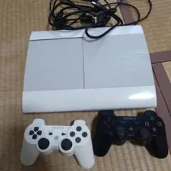 ホワイト PlayStation 3 本体とコントローラー
