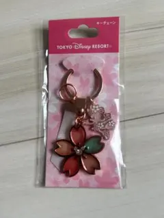 TOKYO DISNEY RESORT 桜モチーフミニーちゃんのキーホルダー
