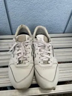 New Balance ホワイトスニーカー