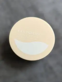 乾燥さん　保湿力スキンケアバームファンデーション 02