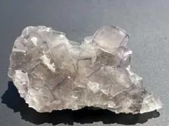 八面体 フローライト 水晶 H2 共生 鉱物 標本 原石 - メルカリ