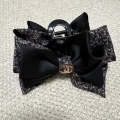 リボン型ヘアクリップ 黒と白の花柄　ノベルティ13cm