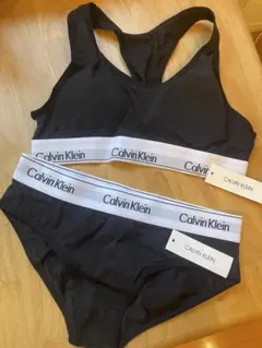 Calvin Klein ブラジャーショーツセット ブラック　Ｓサイズ