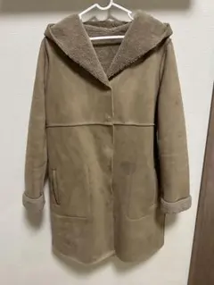 ZARA フード付きベージュムートンコート