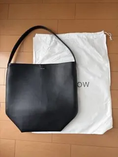 THE ROW ザ・ロウ レザー ショルダーバッグ ブラックのサムネイル