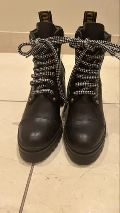 ミュウミュウ　ブラック レースアップブーツ