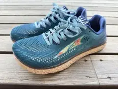 稀少美品 アルトラ エスカランテレーサー アロハ メンズ 25.0 Altra