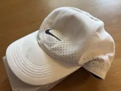 Nike 通気性メッシュキャップ ホワイト