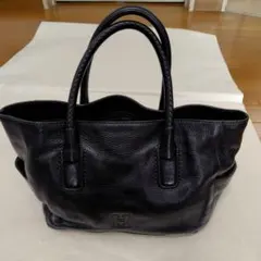 黒レザー トートバッグ Hのロゴ付き　ブランド　ヒロフ