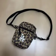 ニューエラ　ヒョウ柄　ショルダーバッグ