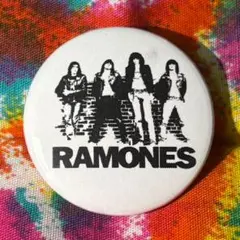 A23★RAMONES 缶バッジ★ラモーンズ バンド レッチリ USA雑貨 古着