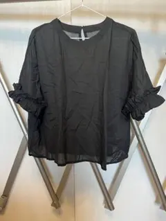 新品未使用！ガーゼ黒生地綿100% トップス五分袖　フリル満載袖　丈短　夏楽服
