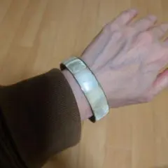 イ*ン様 シェル素材 バングル