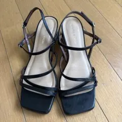 Odette e Odile アシンメトリークロス サンダル 23cmのサムネイル