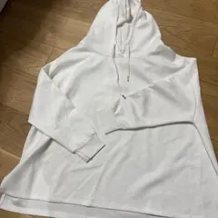 ホワイト フード付きパーカー