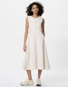 ユニクロ　ウルトラストレッチワンピース　オフホワイト　丈標準　3XL新品