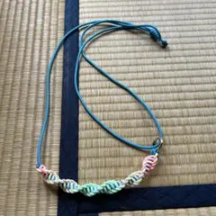 カラフル編み込みスマホショルダーストラップ