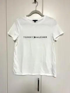 TOMMY HILFIGER 白Tシャツ