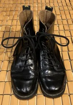 Dr.Martens 7ホールブーツ イングランド製 ホワイト社 UK3