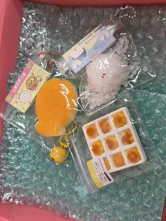 即日発送【ミニスクイーズ3点】未使用　ミニチュア　パン　キーホルダー　たい焼き