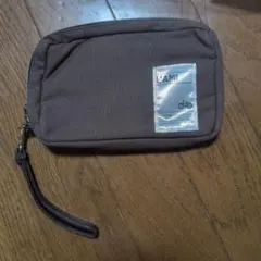 スマートフォンと充電器をひとつになってとめポーチのサムネイル