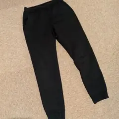 ユニクロ　キッズ用黒スウェットパンツ　150cm