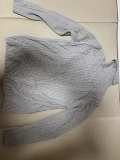 グレー ケーブル編み タートルネックニット