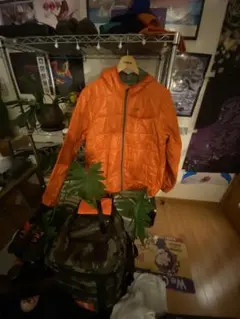 Nike オレンジ ダウンジャケット フード付き