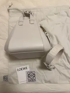 LOEWE ホワイト ショルダーバッグ