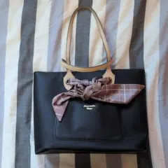 Samantha Vega ブラック ハンドバッグ